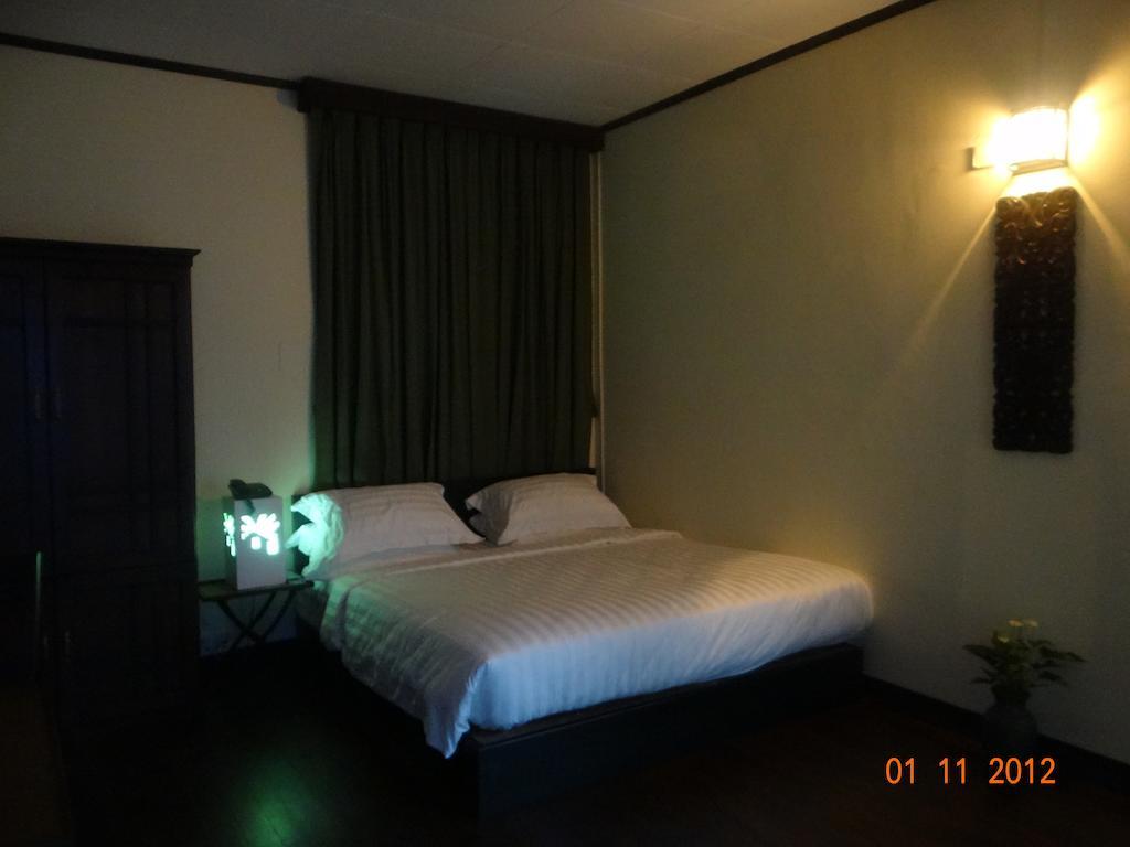 Garden Home Bed And Breakfast Янгон Номер фото